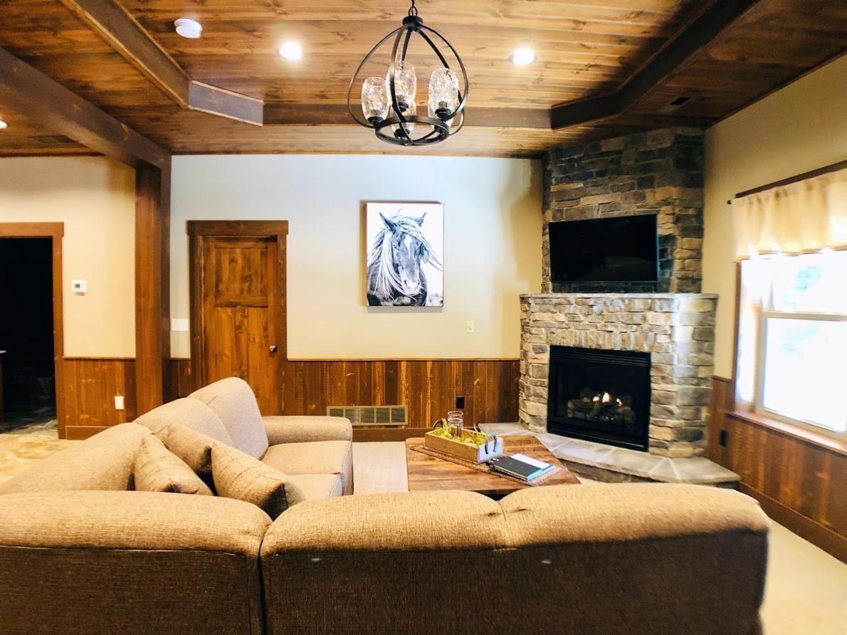 Sojourner'S Lodge & Log Cabin Suites Dundee 外观 照片