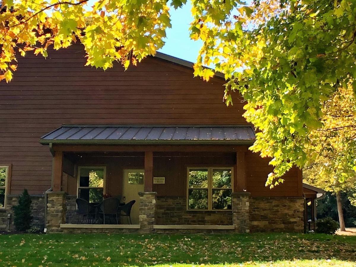 Sojourner'S Lodge & Log Cabin Suites Dundee 外观 照片