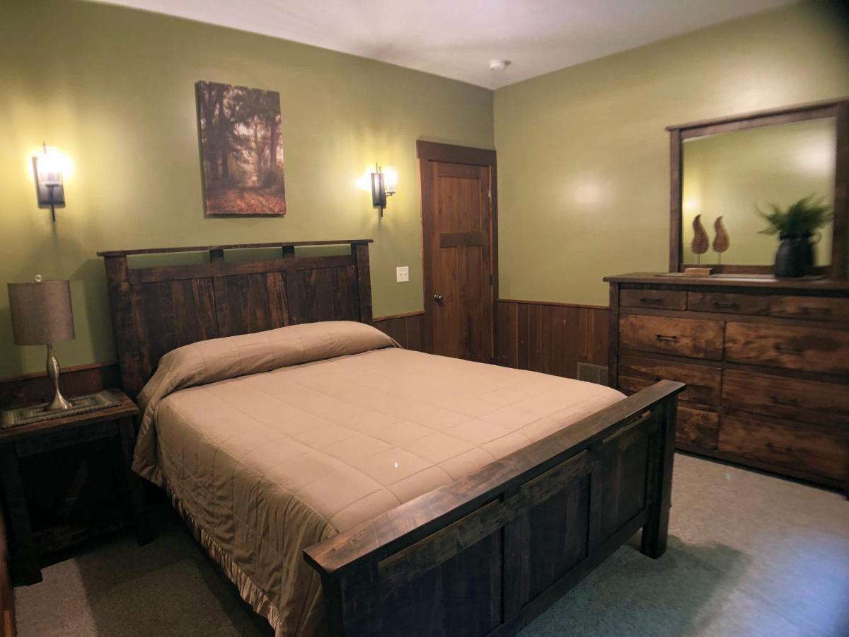 Sojourner'S Lodge & Log Cabin Suites Dundee 外观 照片