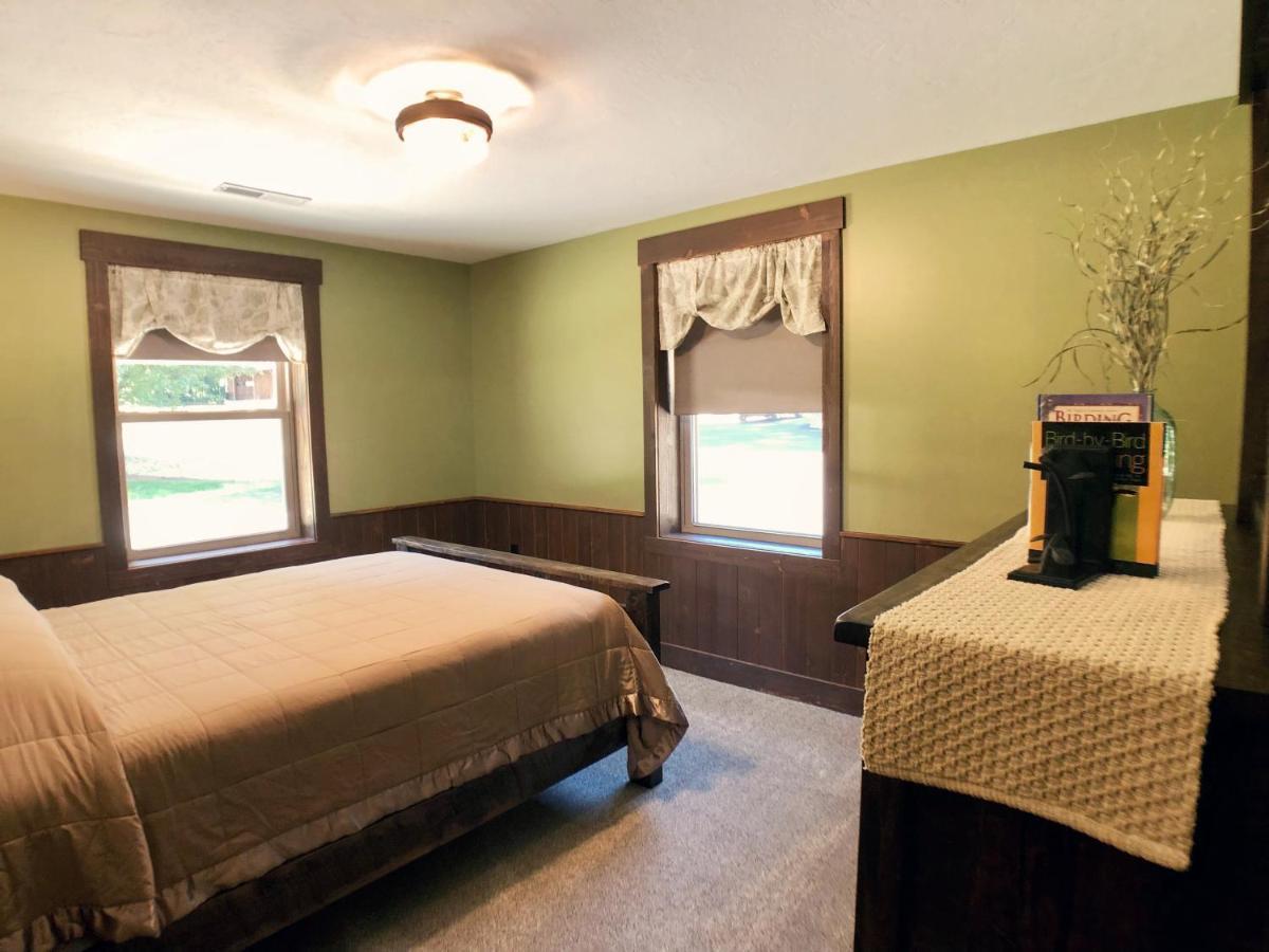 Sojourner'S Lodge & Log Cabin Suites Dundee 外观 照片