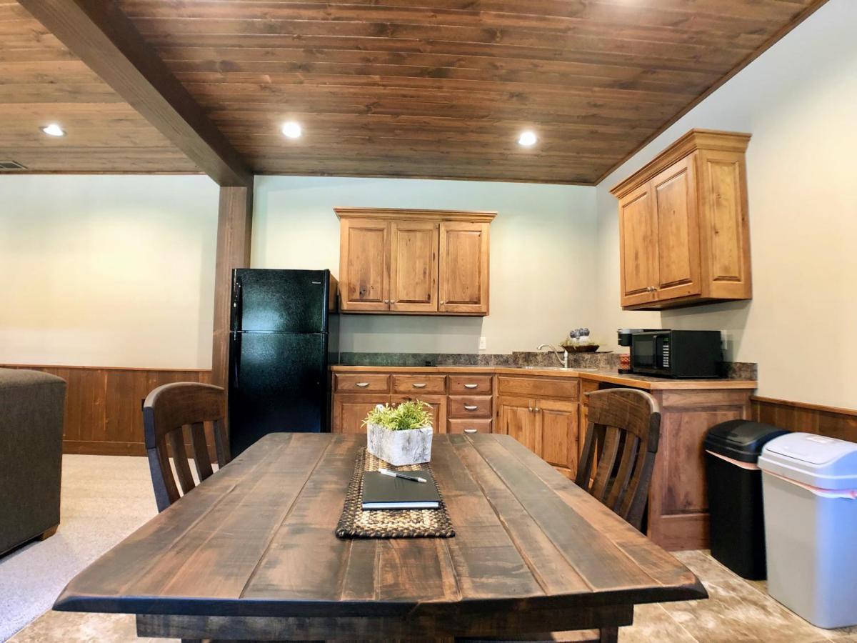 Sojourner'S Lodge & Log Cabin Suites Dundee 外观 照片