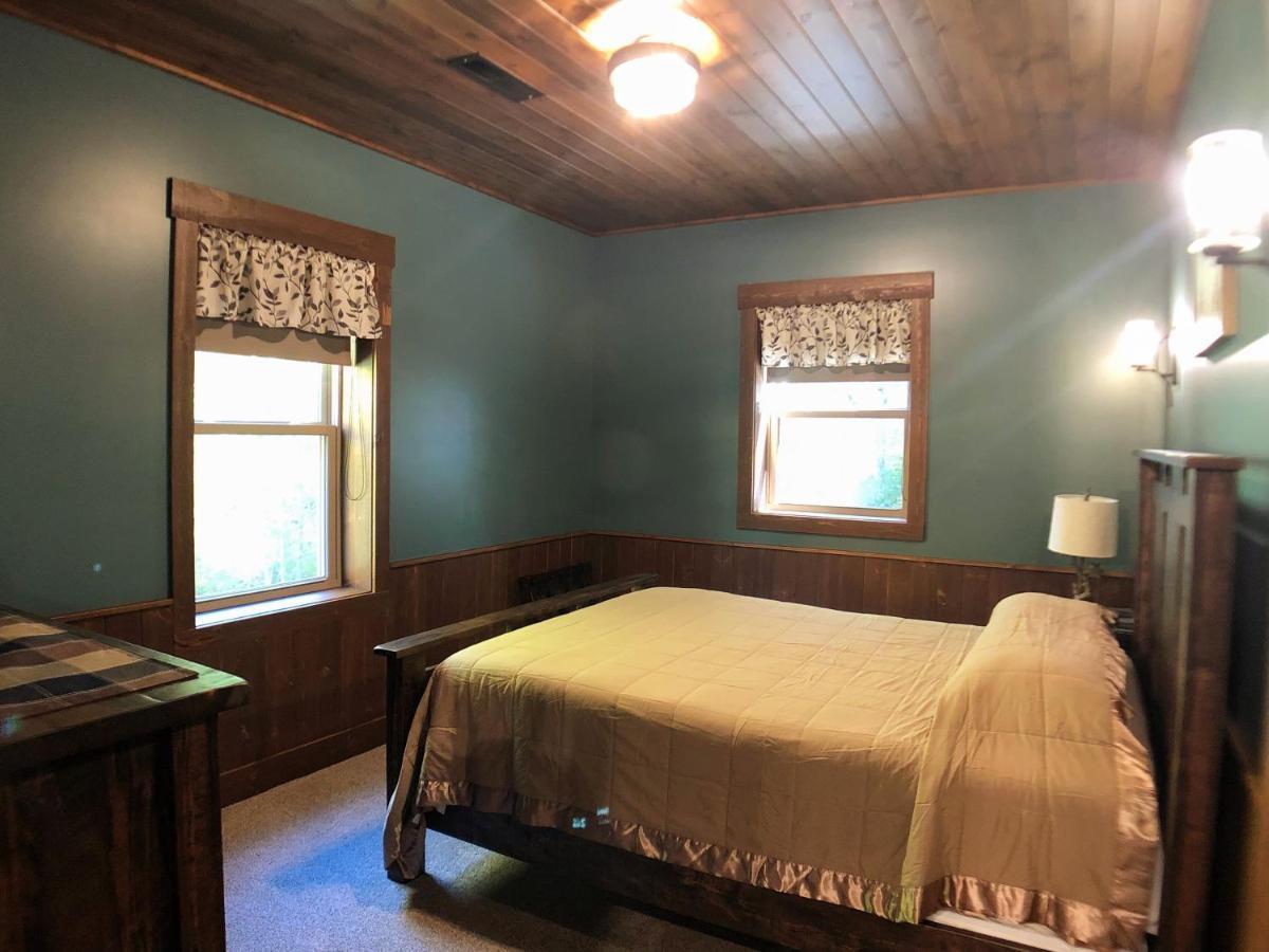 Sojourner'S Lodge & Log Cabin Suites Dundee 外观 照片