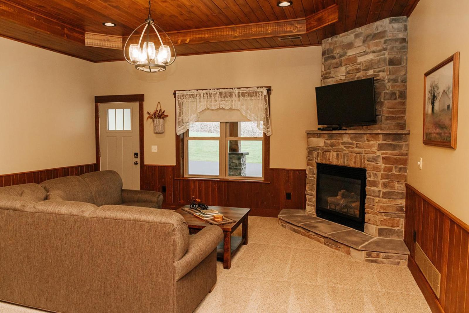 Sojourner'S Lodge & Log Cabin Suites Dundee 外观 照片